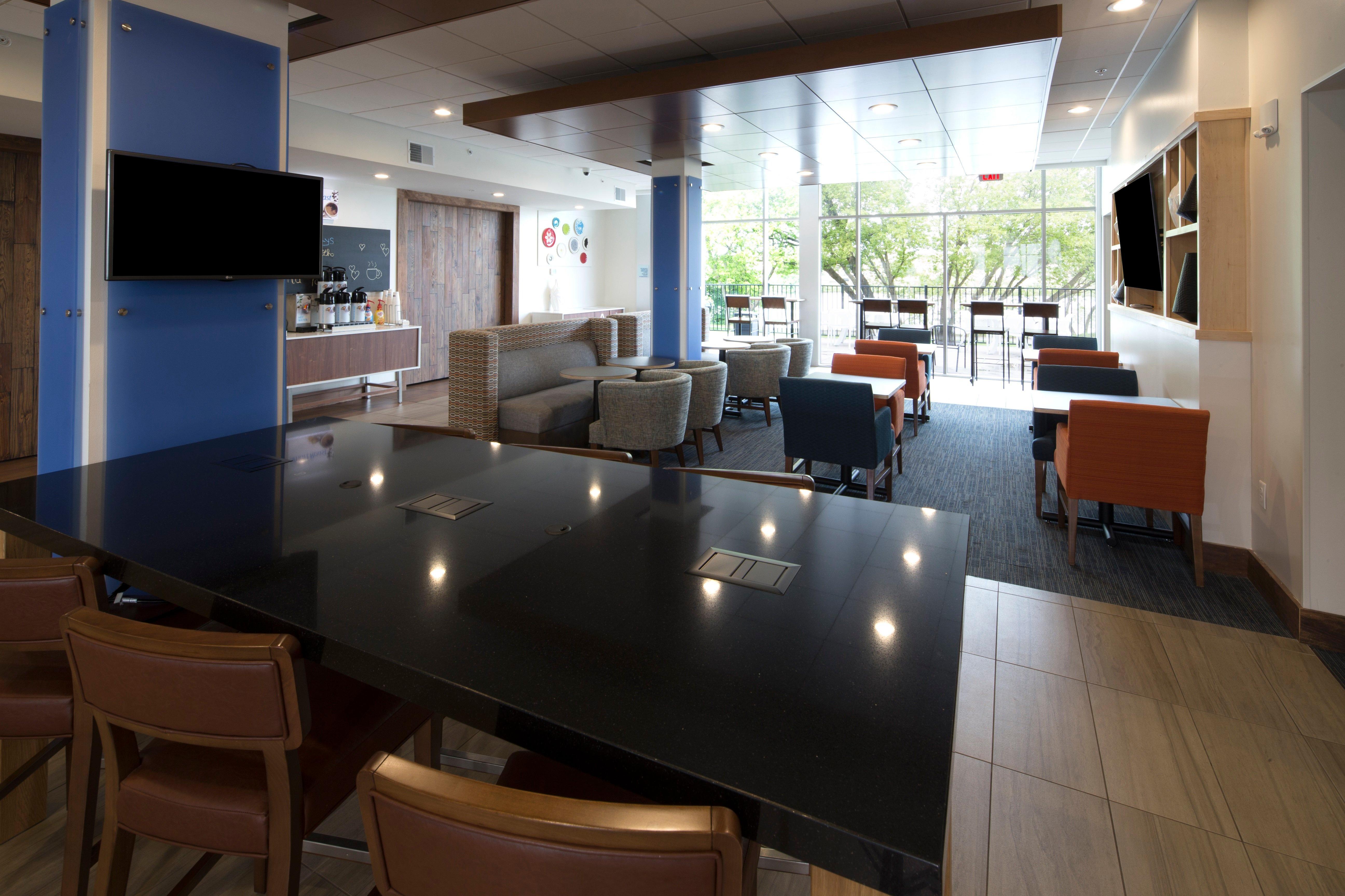 Holiday Inn Express & Suites Alpena - Downtown By Ihg Eksteriør bilde