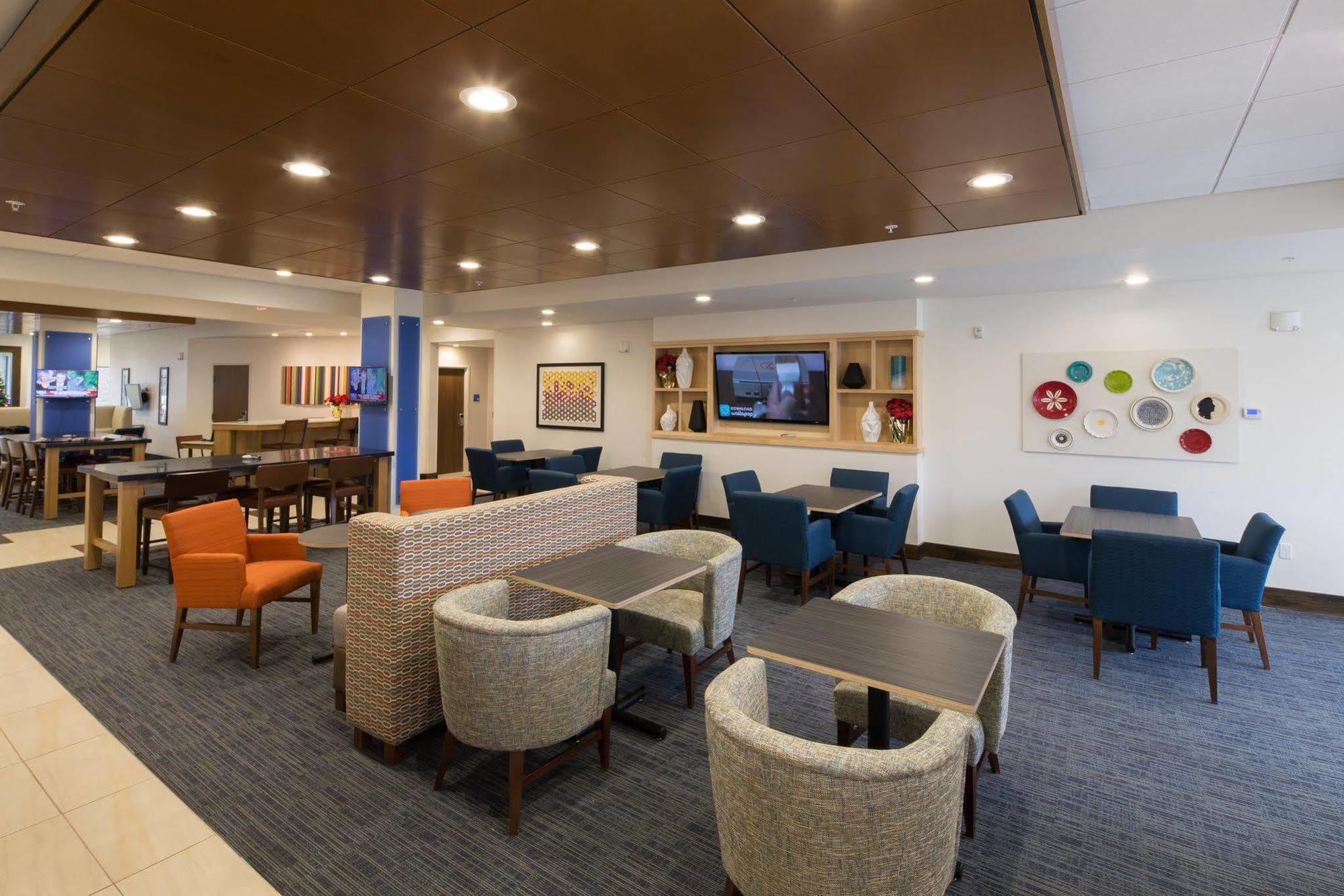 Holiday Inn Express & Suites Alpena - Downtown By Ihg Eksteriør bilde